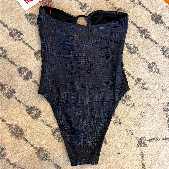 Solid & Striped The Avery Coated Velvet One-Piece NWT - Picture 7 of 9